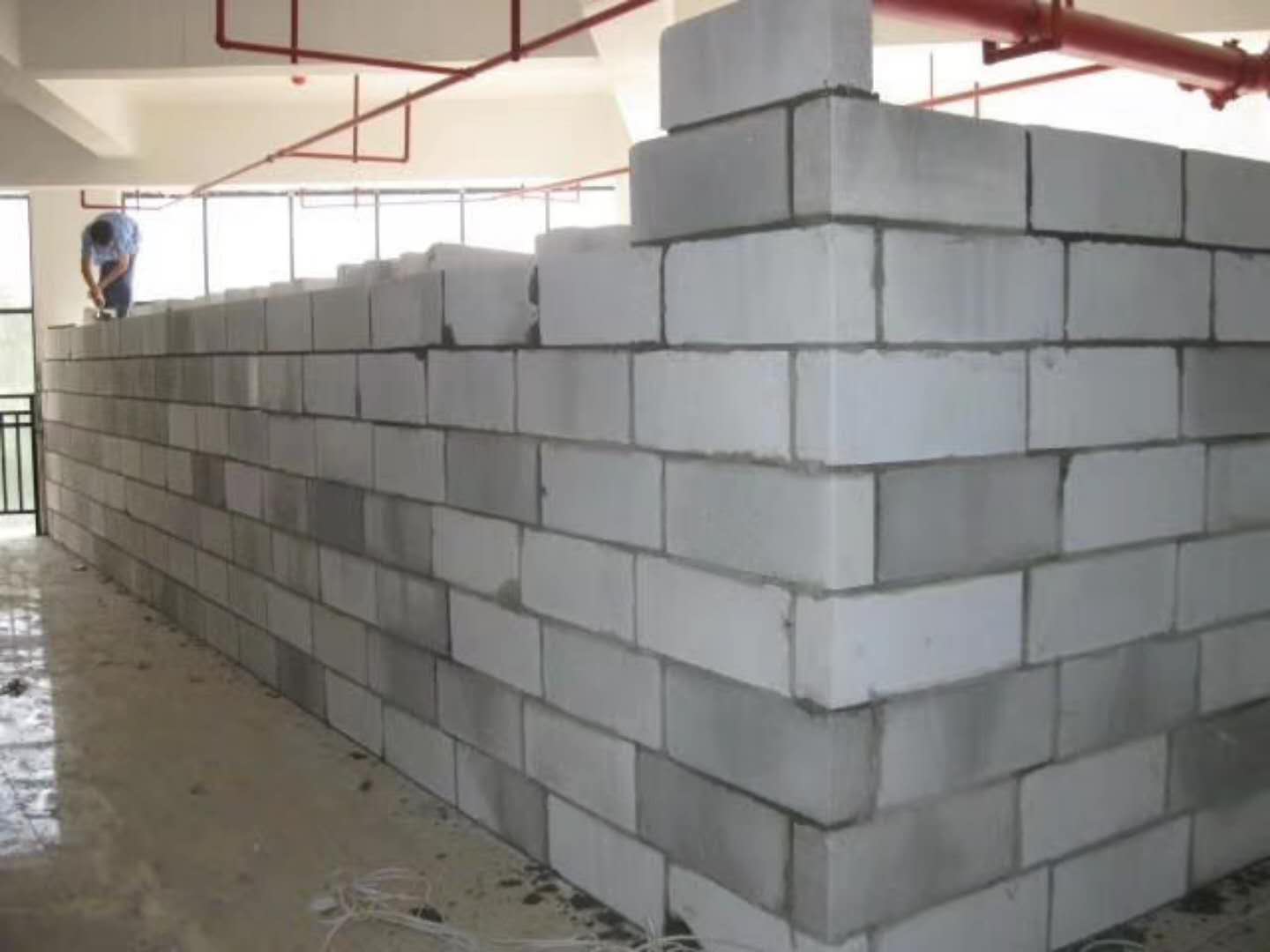 灵丘蒸压加气混凝土砌块承重墙静力和抗震性能的研究
